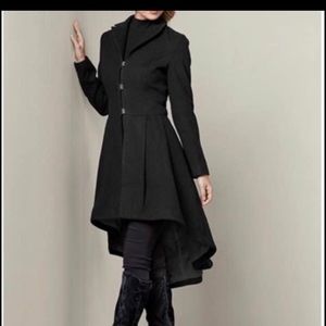 NEW Venus high low pleaded coat. no tags